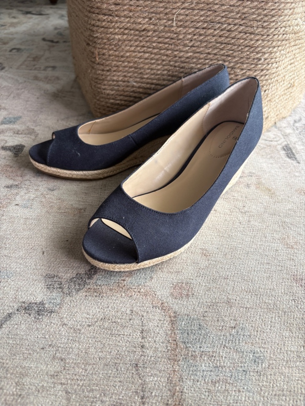 Worn once! Bandolino Navy Peep Toe Wedge Espadrilles, size 8.5M